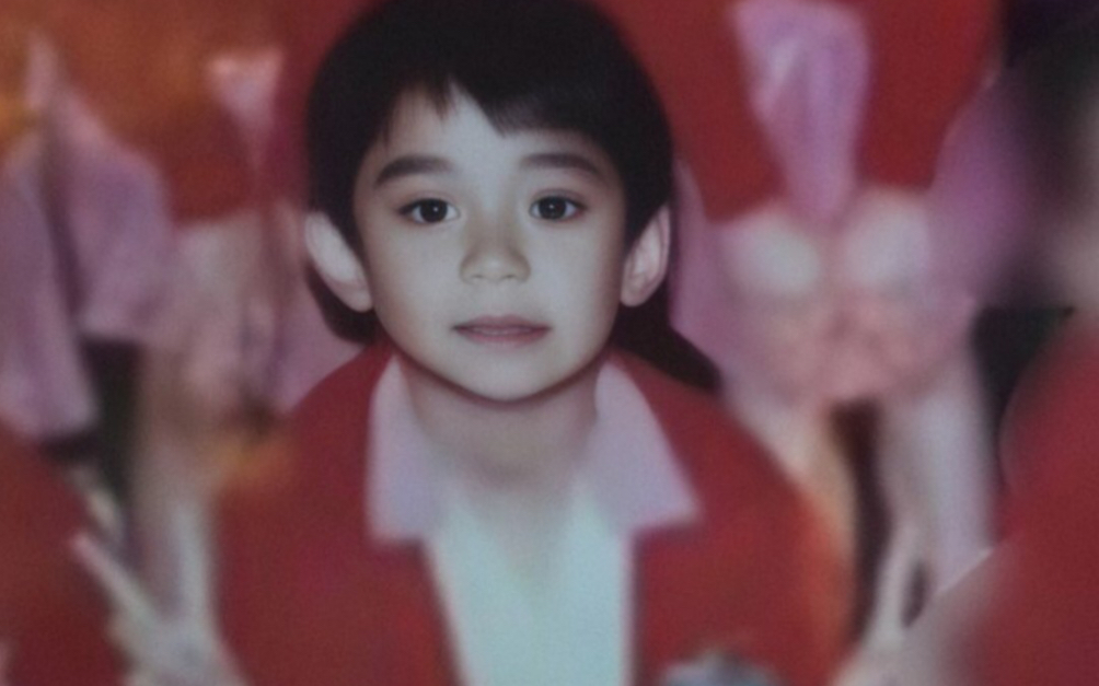 【黄旭熙】看来卡小时候没少被打哈哈哈