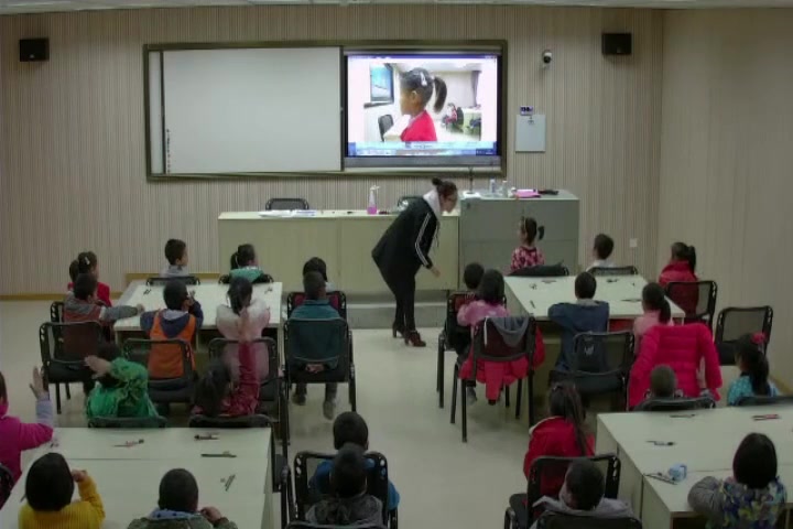 [图]【获奖】北师大版小学数学一年级下册_二 观察物体看一看（一）看一看（一--老师_公开课优质课教学视频