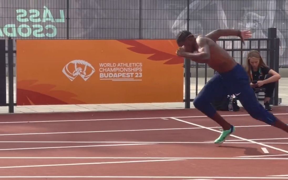 莱尔斯世锦赛9.83s,赛前起跑.100m world champion7515