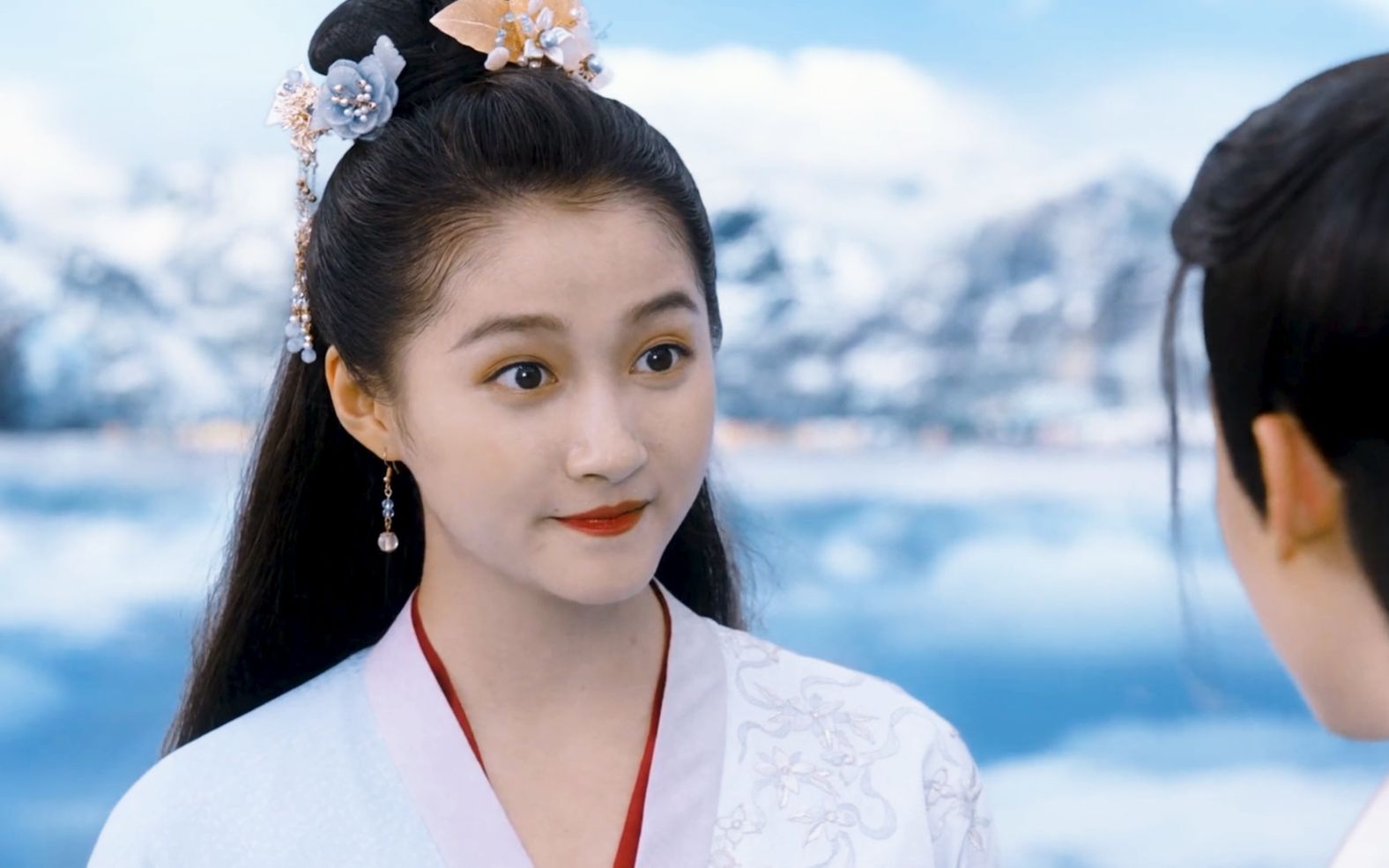 关晓彤个人向古装混剪,回眸一笑美得不敢直视,第一次觉得她好美