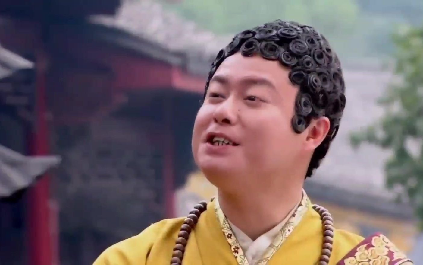 德云教主郭德纲施法害惨开心麻花魏翔,直淌哈喇子,画面太有喜感,简直