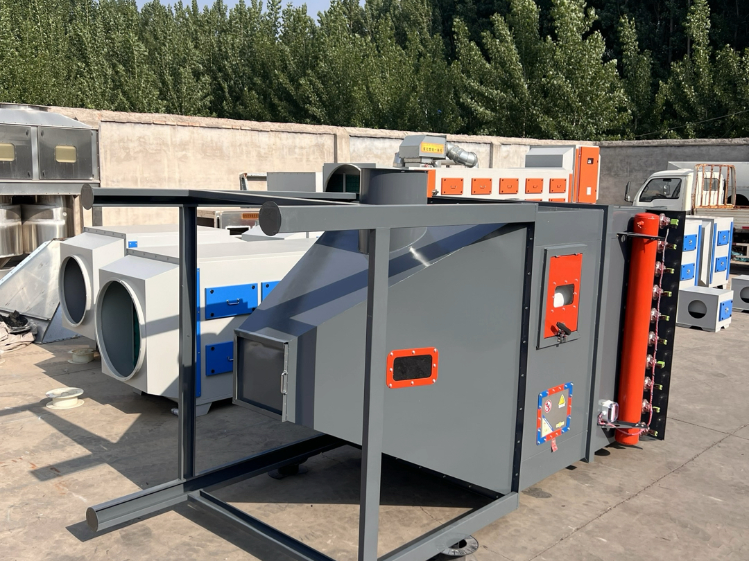 80袋脉冲式布袋除尘器 两台光氧催化设备发货