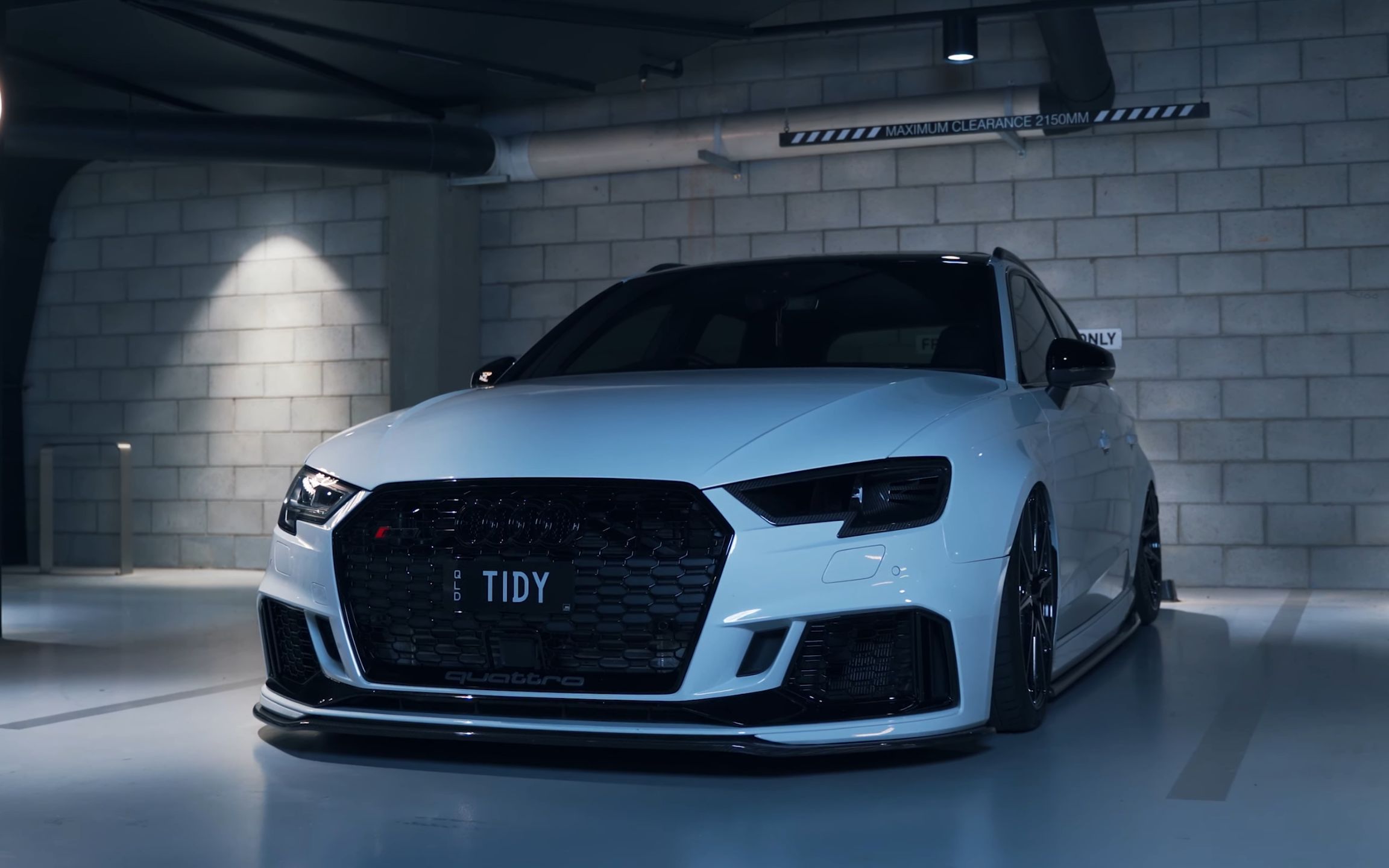 【4k】星夜の白色幽灵——奥迪rs3 tidy_哔哩哔哩 (゜-゜)つロ 干杯