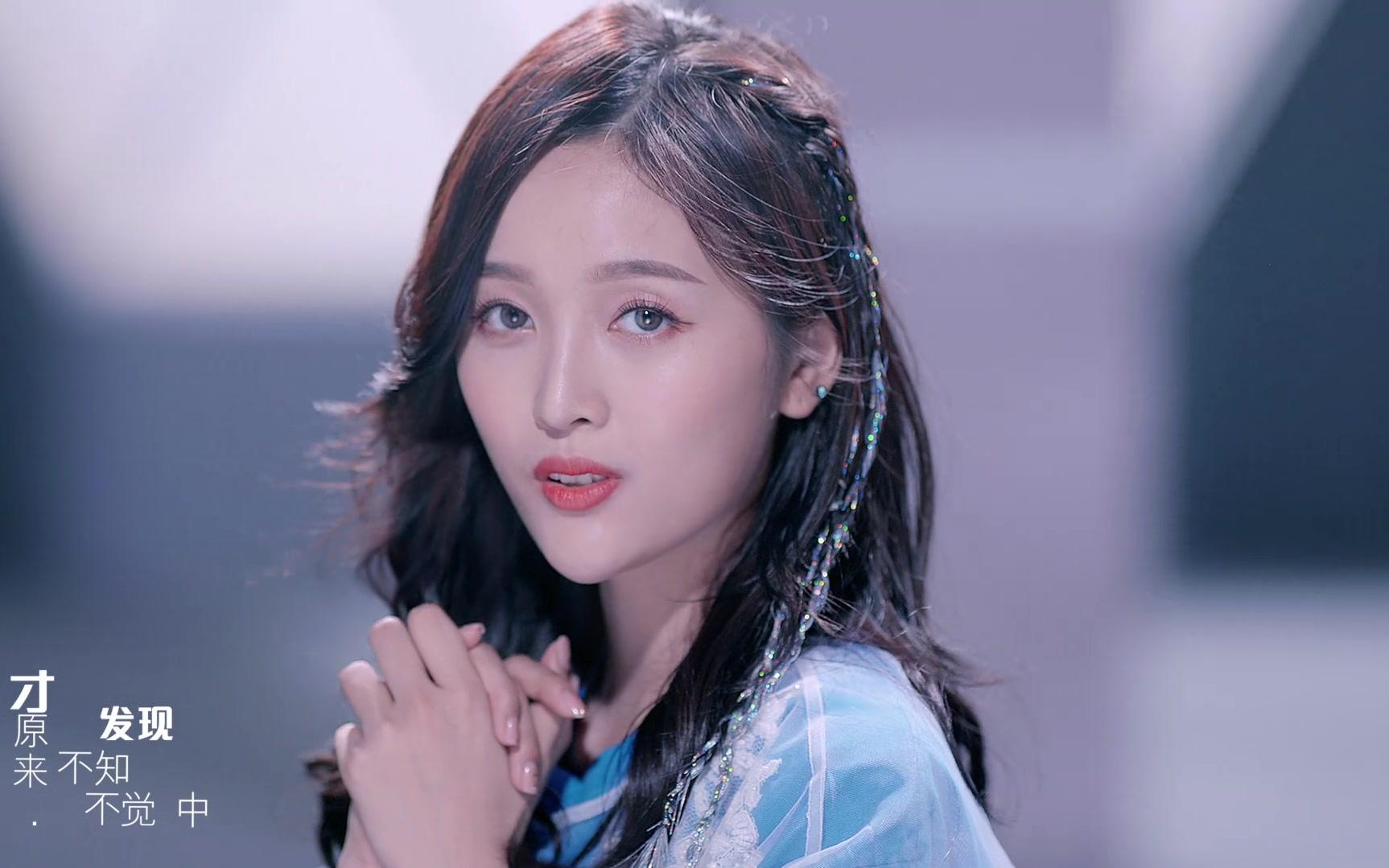 火箭少女101 《light》 mv官方正式版(测试,无水印版)_哔哩哔哩 (゜