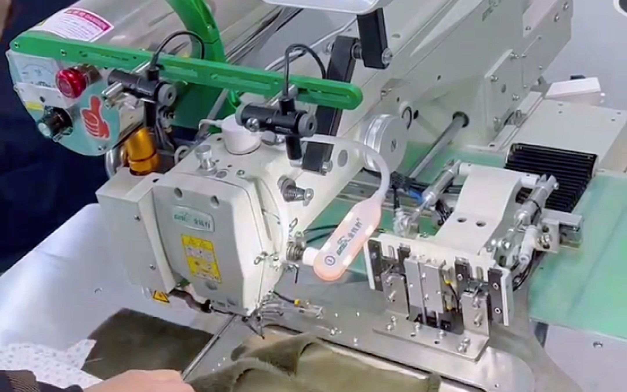 金钱豹多功能激光开袋机,长绒面料,单牙口袋操作 #源头实力厂家#全