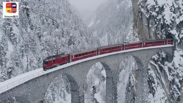 [图]现实中的雪国列车-伯尔尼纳快车 最壮丽的阿尔卑斯山穿越旅行之一 其中最美妙的享受是穿过联合国教科文组织世界遗产雷蒂亚铁路的全景之旅。