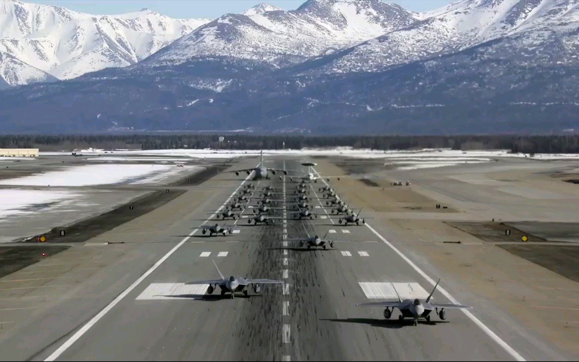 【军事】美国空军f-22"猛禽"战斗机大象漫步,起飞