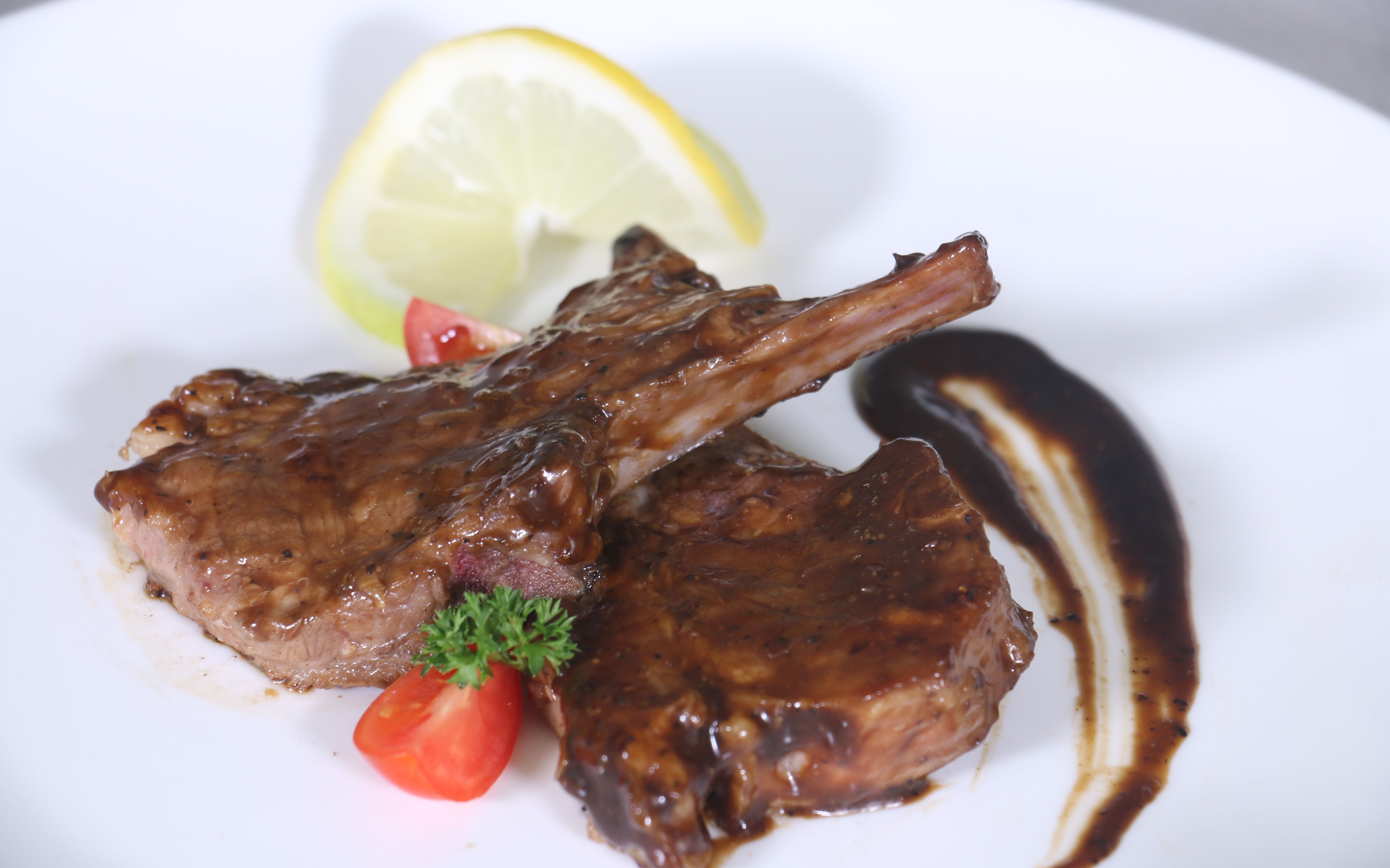 鲜嫩多汁黑椒蘸料的美式羊排_哔哩哔哩_bilibili