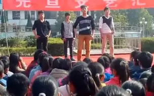 Tải video: 初中文艺晚会，现在回头看看满满的青春回忆