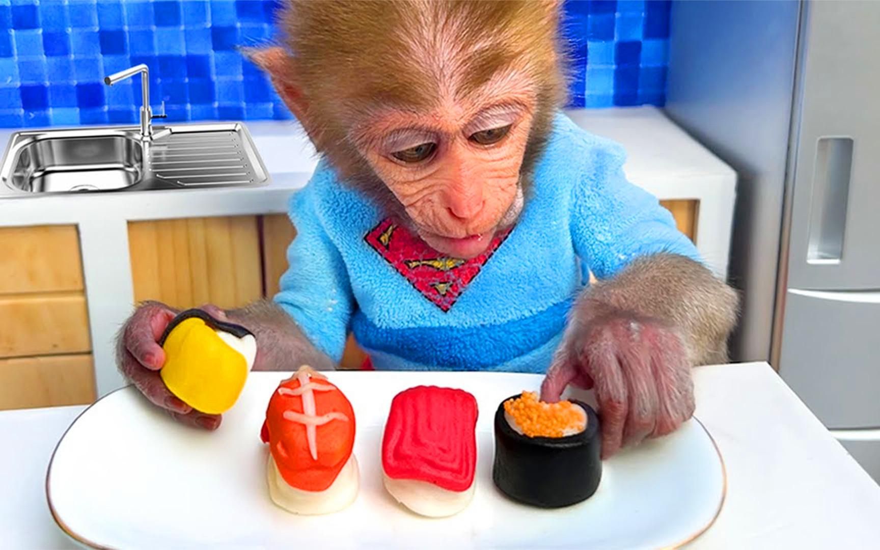 主人给小猴子买了四个果冻,它会选择哪个呢?