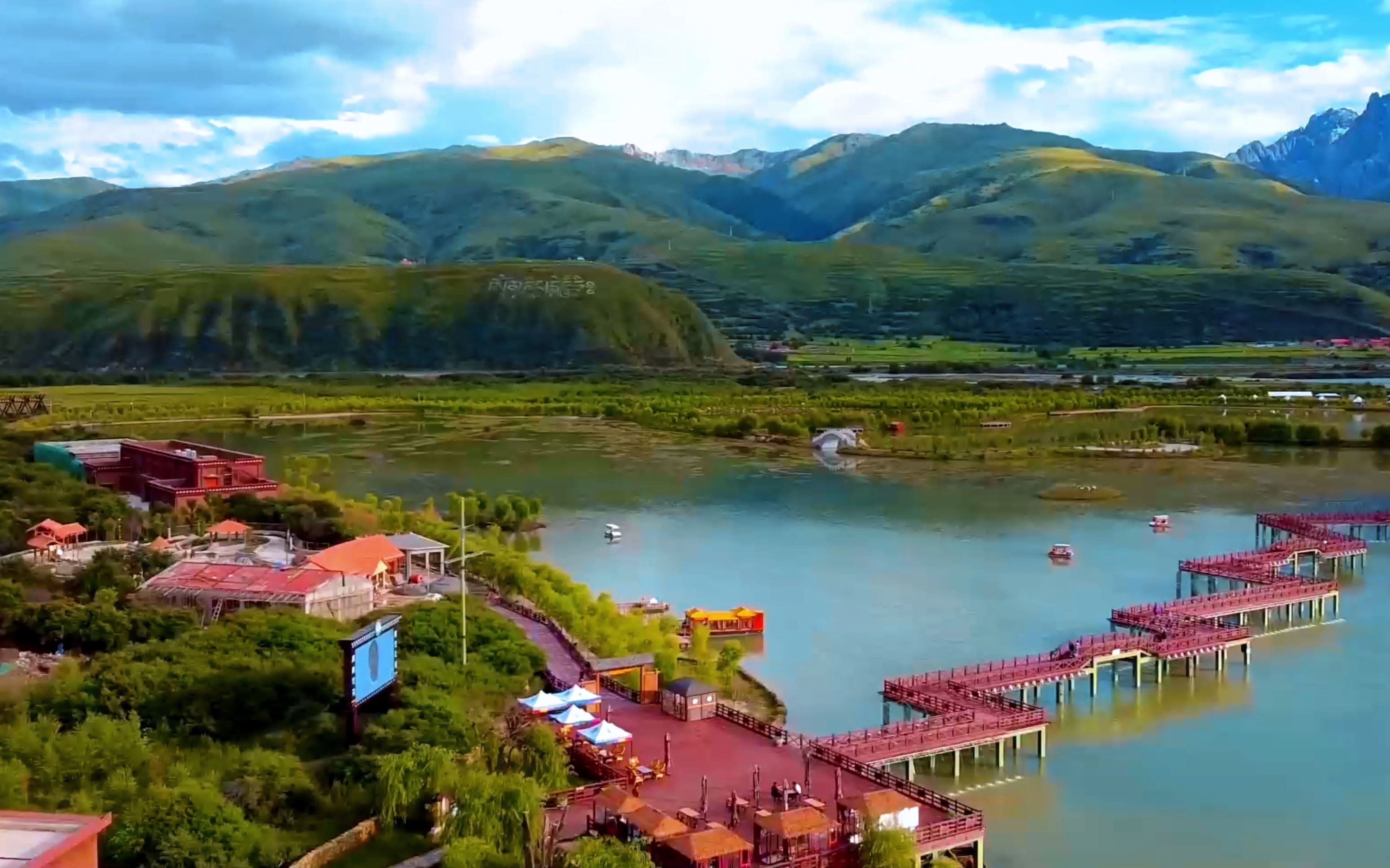 四川甘孜·格萨尔王城