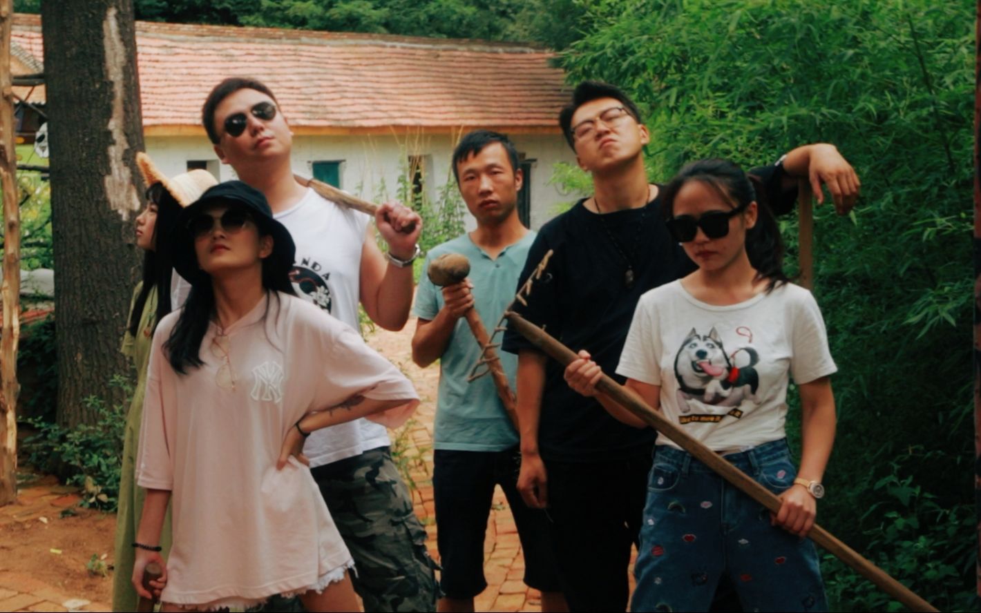 【野居青年】沙雕网友见沙雕,摘瓜偷桃做烧烤