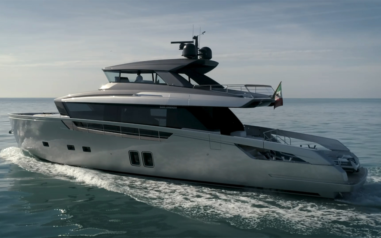 完美的社交游艇|圣劳伦佐sx76