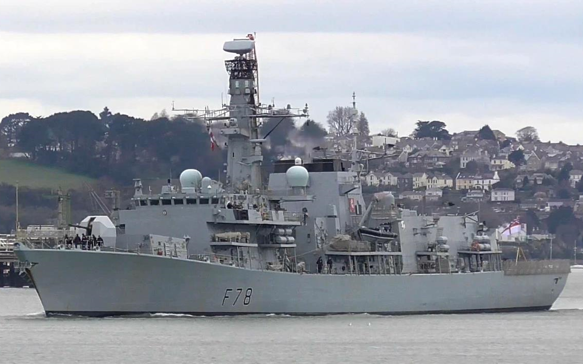 【英国皇家海军】23型护卫舰"肯特"号(f-78)驶离德文波特海军基地