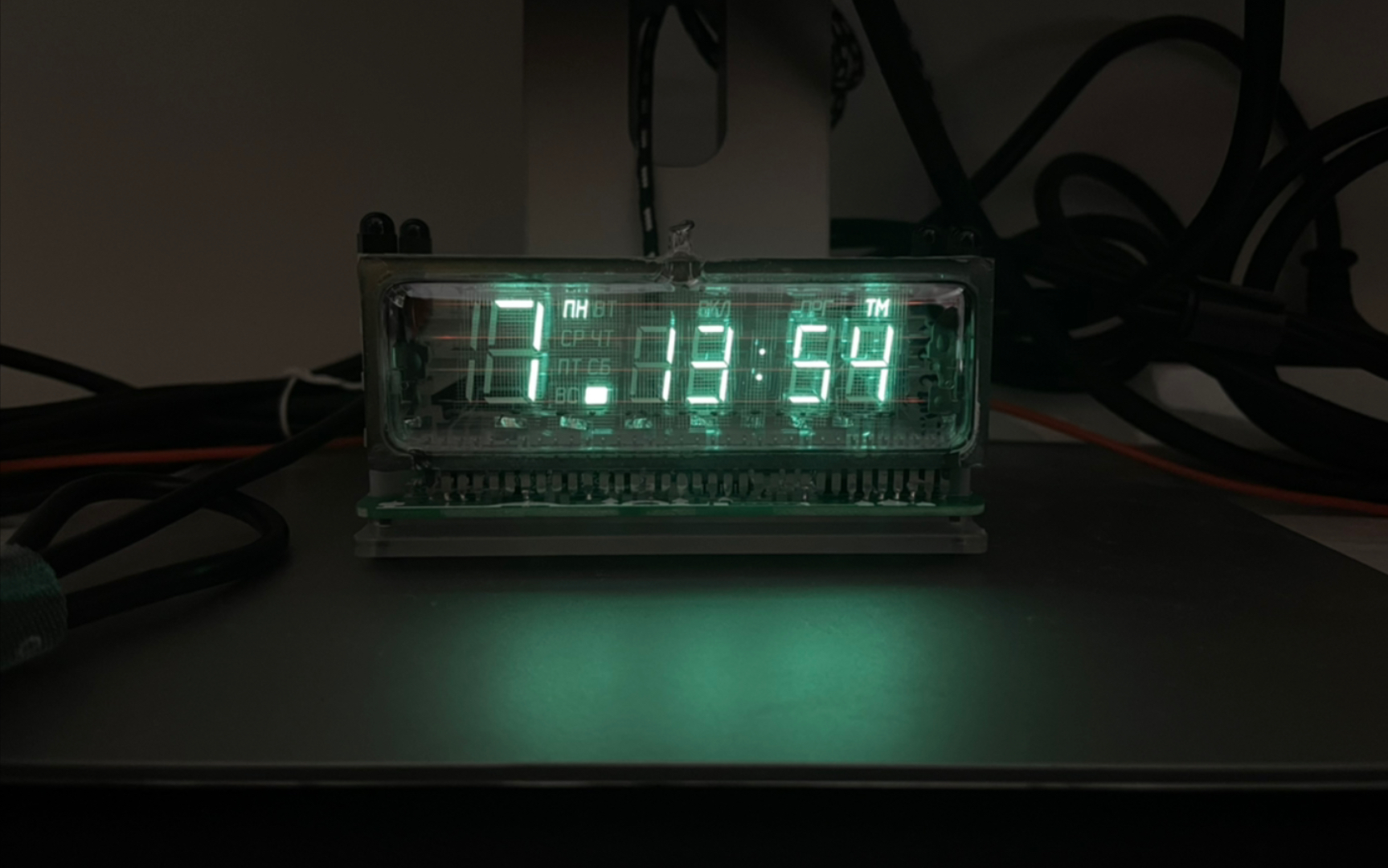 太喜欢了 买的 荧光管vfd屏时钟 真空荧光显示屏 (谁让辉光管太娇嫩呢