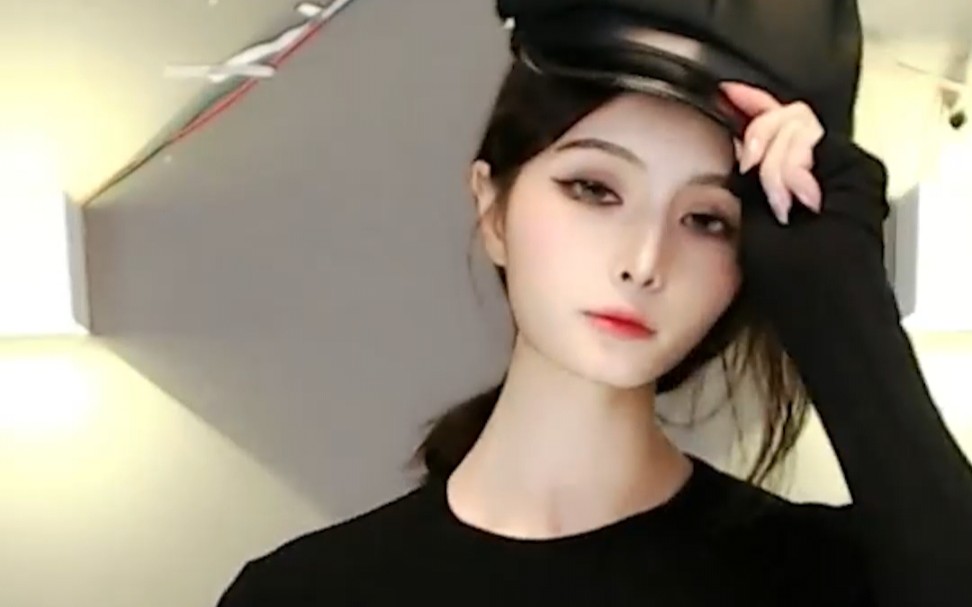 【竖版】虎牙晴小兔 骚舞 电臀 美腿 制服bxcgg