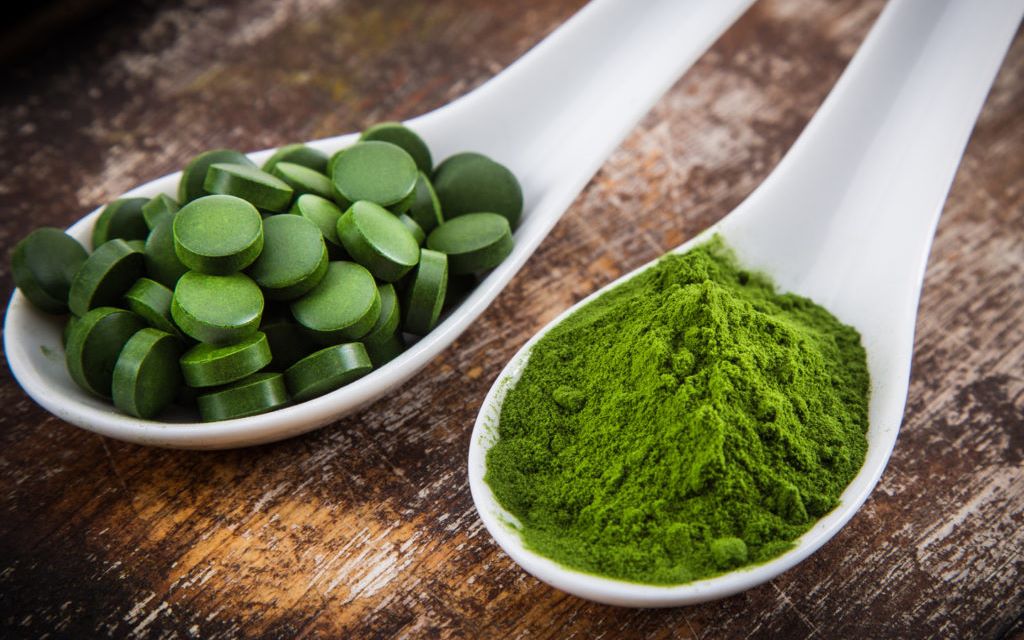 绿藻片的功效与作用(绿藻片:美容养颜,排毒养肝的好帮手)