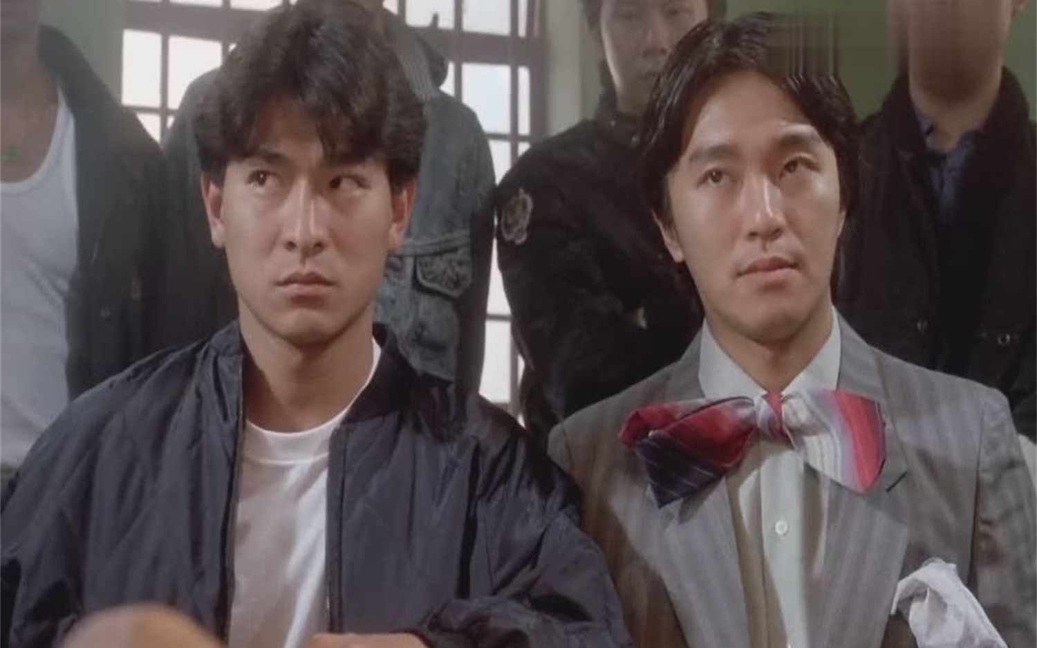 赌侠(粤语) 周星驰和刘德华去赌博,原来可以投降输一半,经典