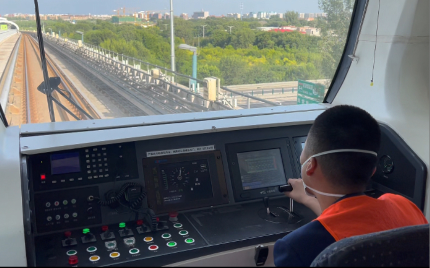 在自动驾驶线路遇上纯手动驾驶?北京地铁燕房线yf016乘车体验