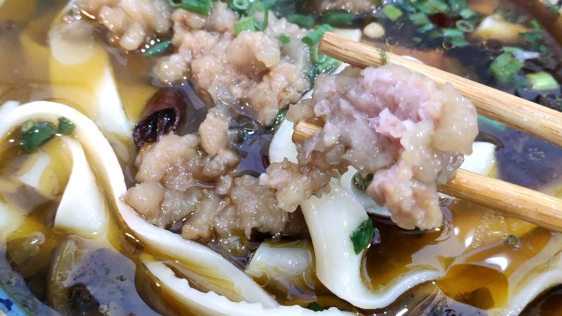 今天吃酸菜滑肉面块