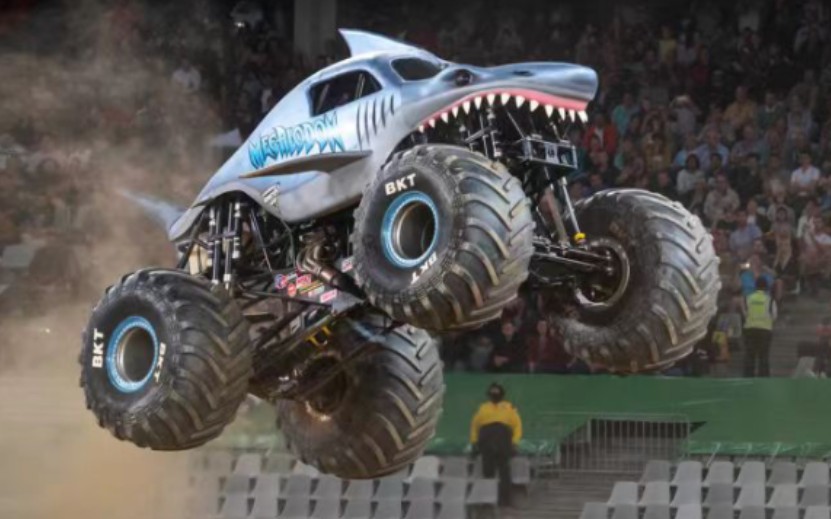 《monster jam》rc鲨鱼怪兽大脚遥控车