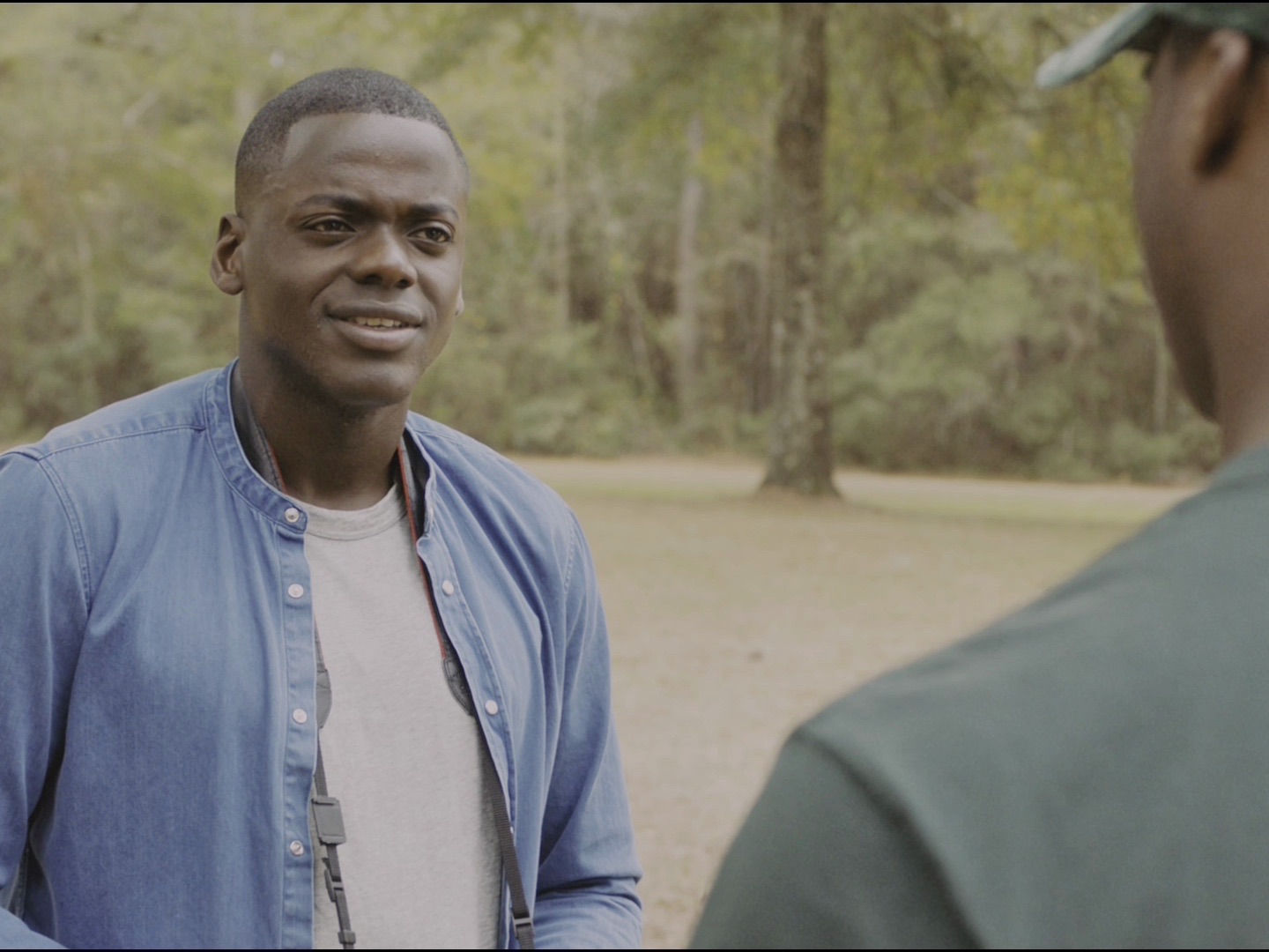 悬疑高分电影《逃出绝命镇》