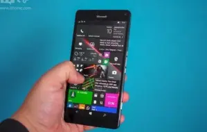 Tải video: Lumia950演示Win10系统uwp软件有安卓系统的味道了！