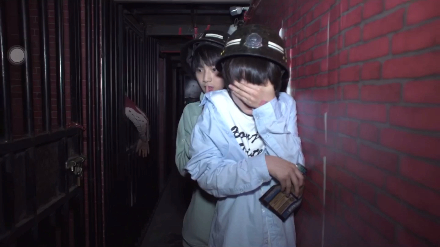 刘耀文乔治没有来,鬼屋体验的奶团子