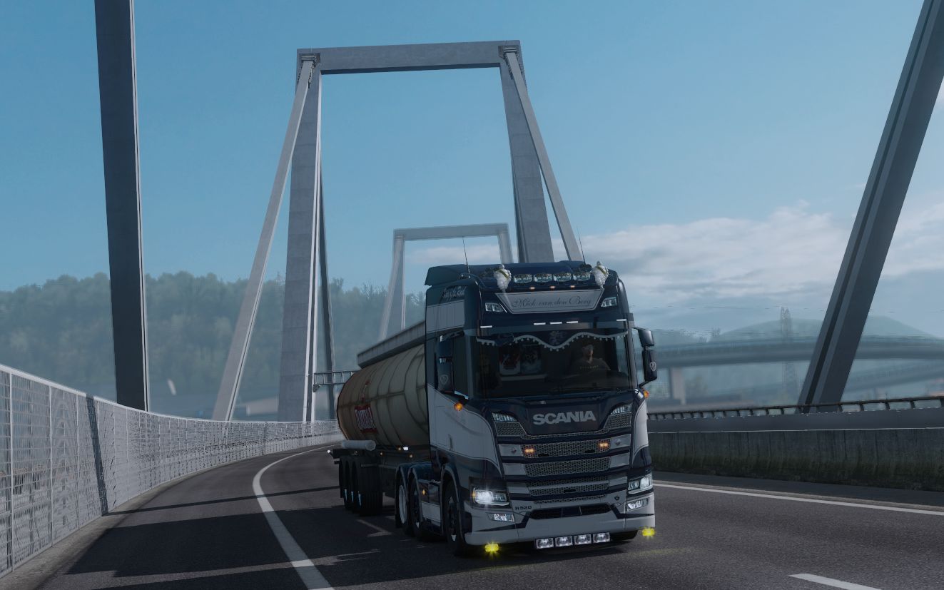 欧洲卡车模拟2欧卡顶级画质风景篇意大利的两座桥不看简直对不起钱滴