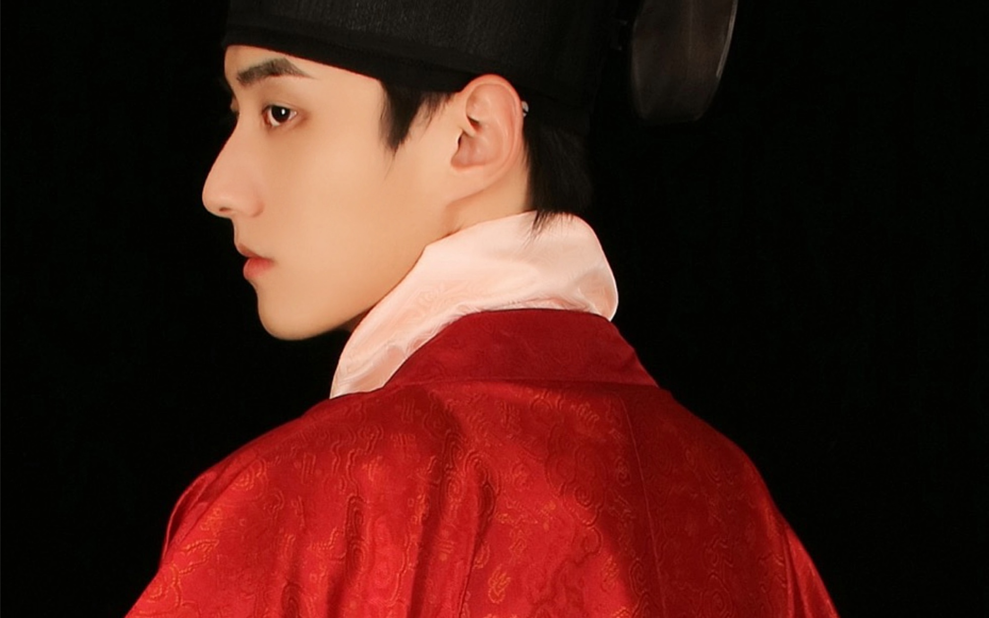 褒衣广袖,兰台天官.