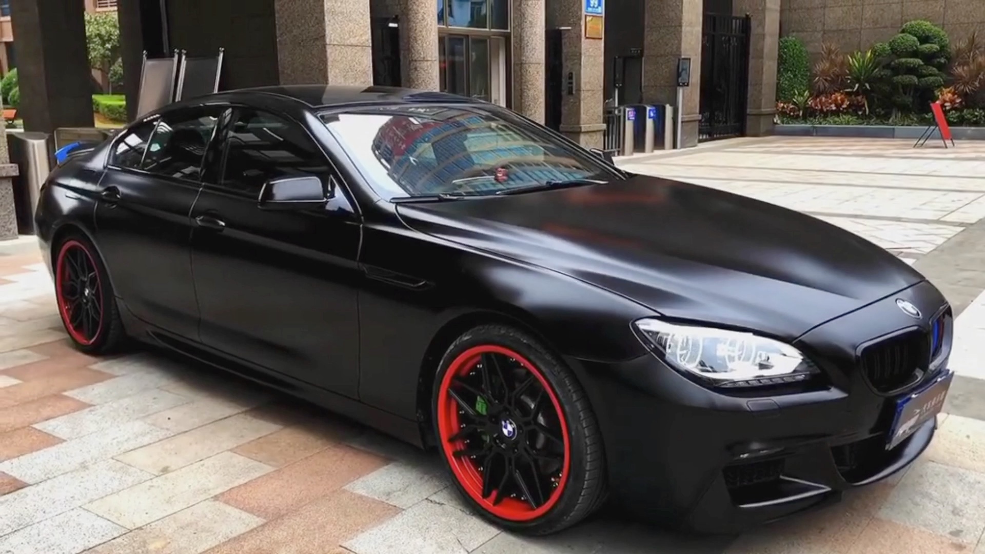 杭州宝马6系汽车电光黑改色贴膜妥妥的黑武士效果太帅气了