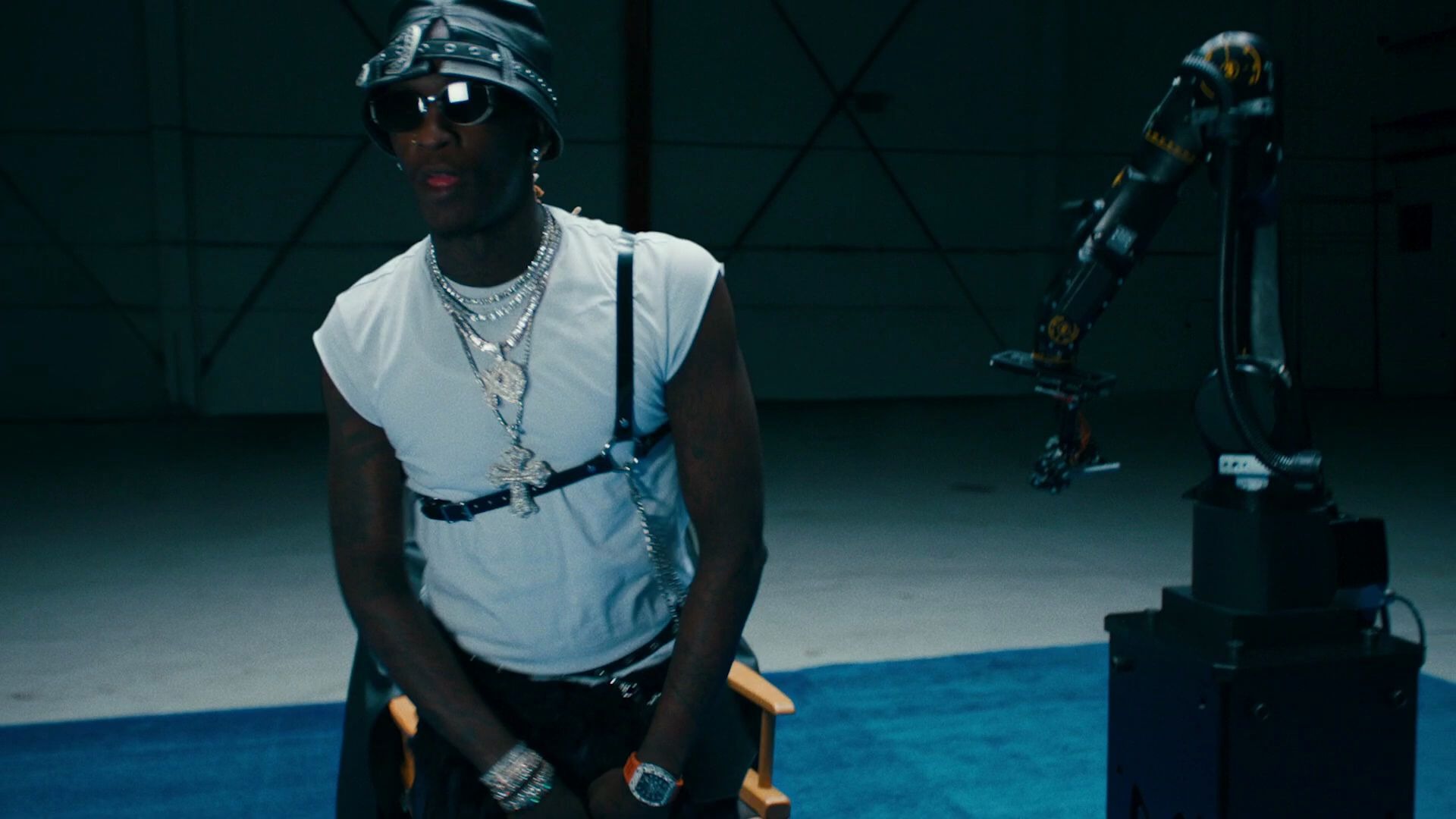 migos, young thug, travis scott - give no fxk (official video)