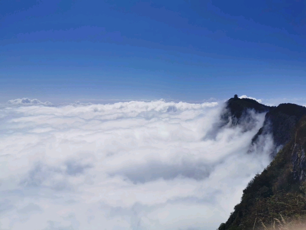 云海翻滚,美不胜收