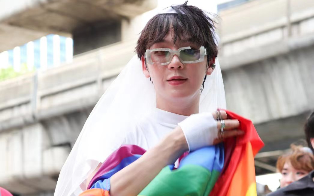 [小地球南思睿] 身披虹海 光芒耀眼