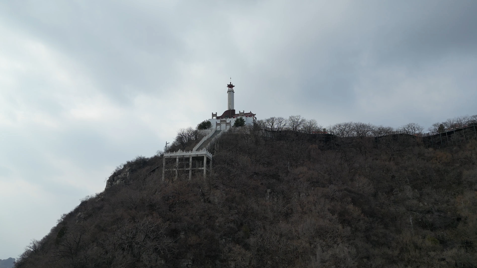 狼牙山将军岩图片