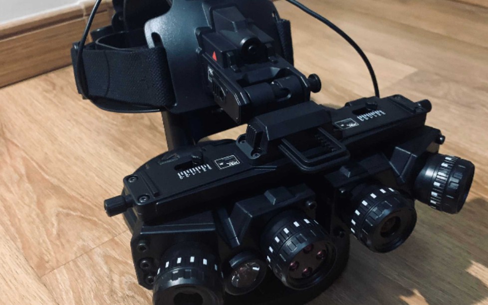 使命召唤16夜视仪 夜间无光楼道测试