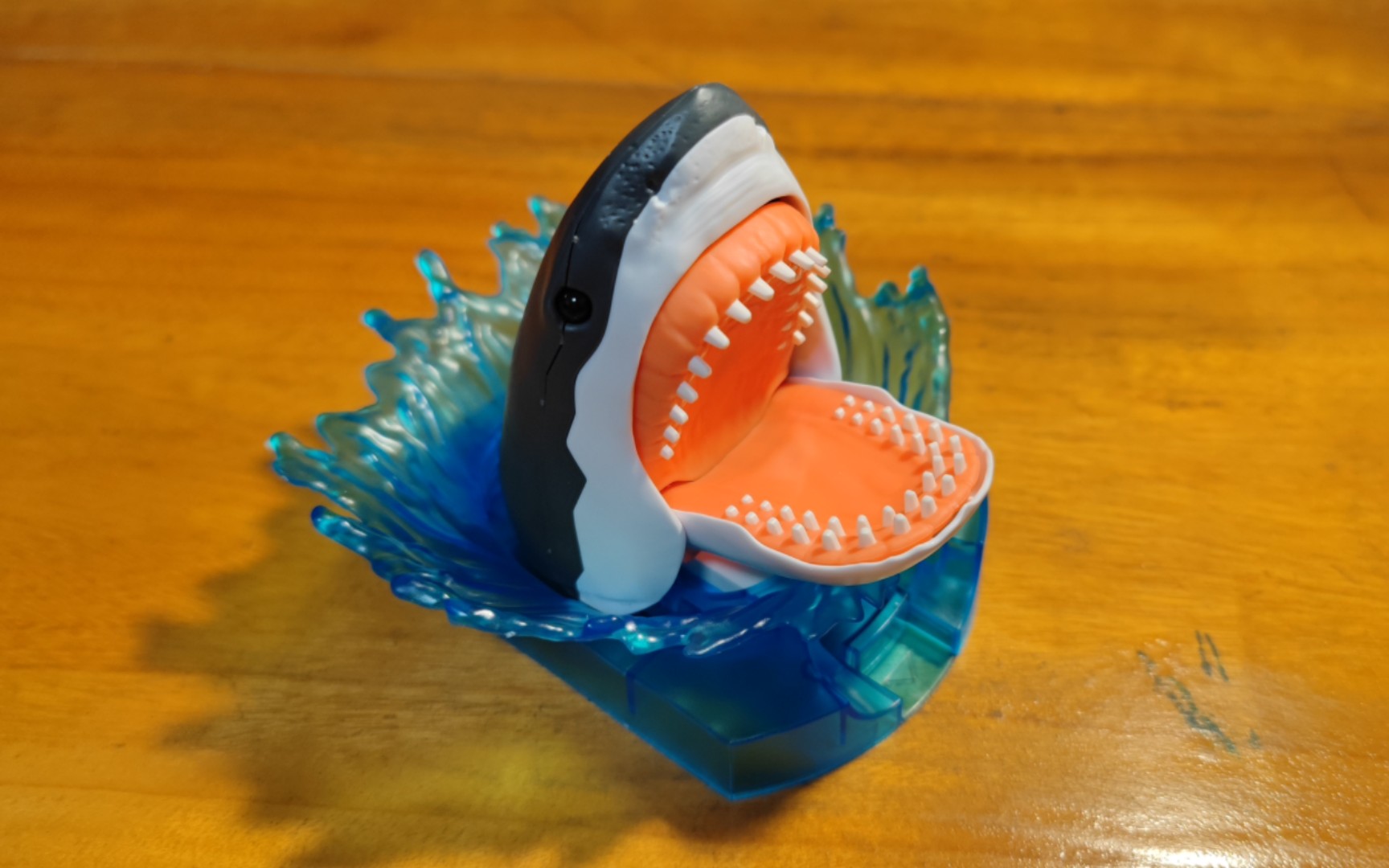 万代exploring lab nature系列-大白鲨模型拼装展示