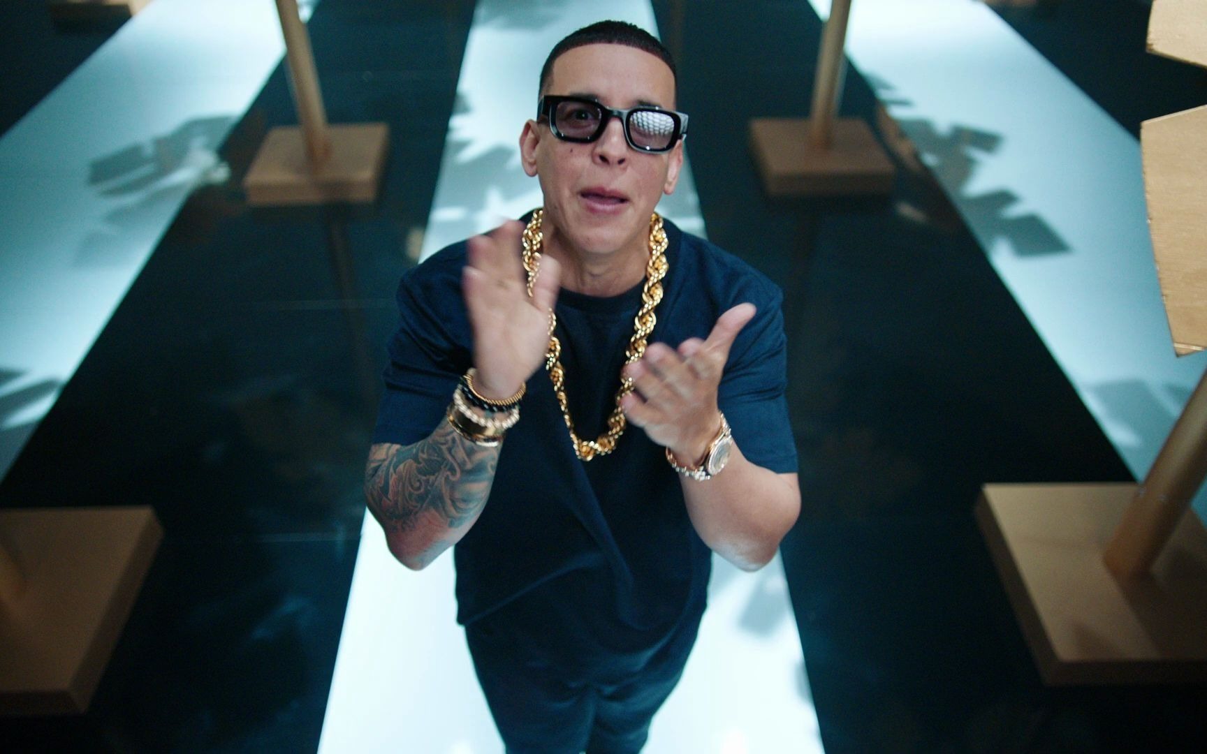 daddy yankee & marc anthony - de vuelta pa la vuelta (video