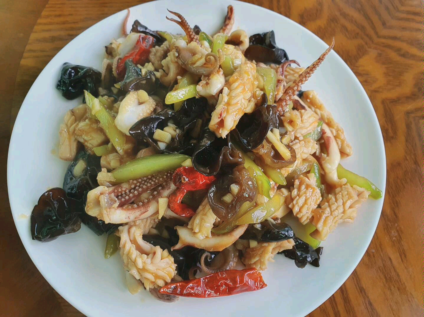 香辣鱿鱼,鱿鱼炒木耳,含花刀教程!