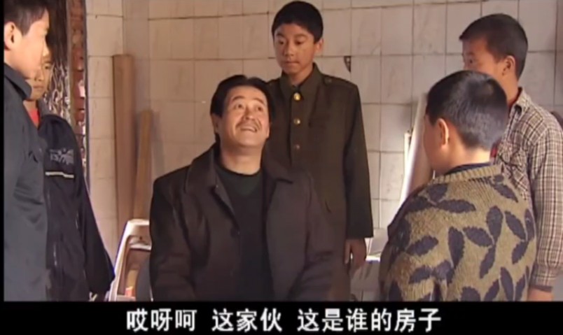 大忽悠靠三个鸡蛋成功收养了一群干儿子