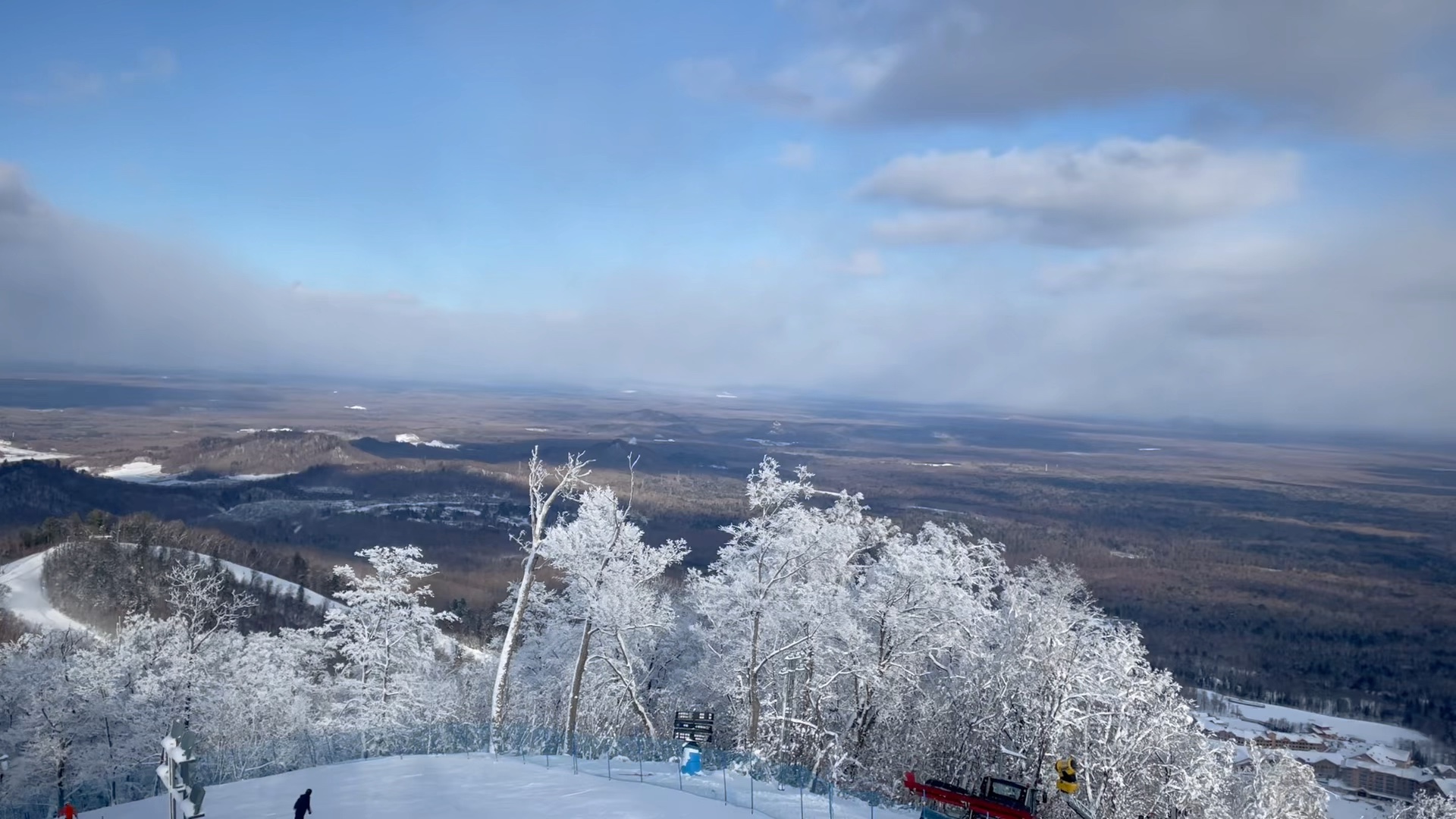 月的第一天,长白山再见,滑雪这项运动基本算是与我无缘了,难得的晴天