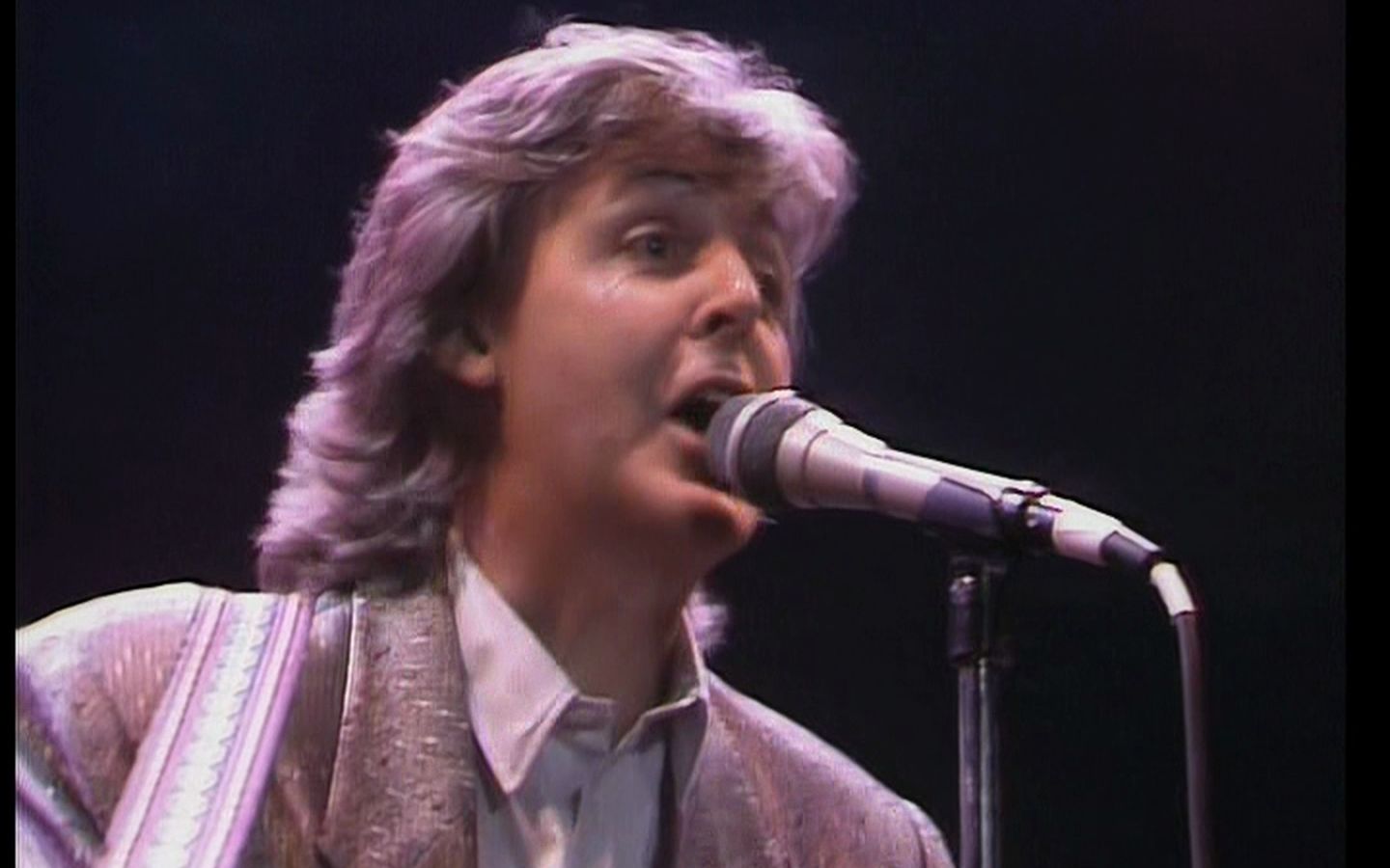 【保罗.麦卡特尼】i saw her standing there 1986 live