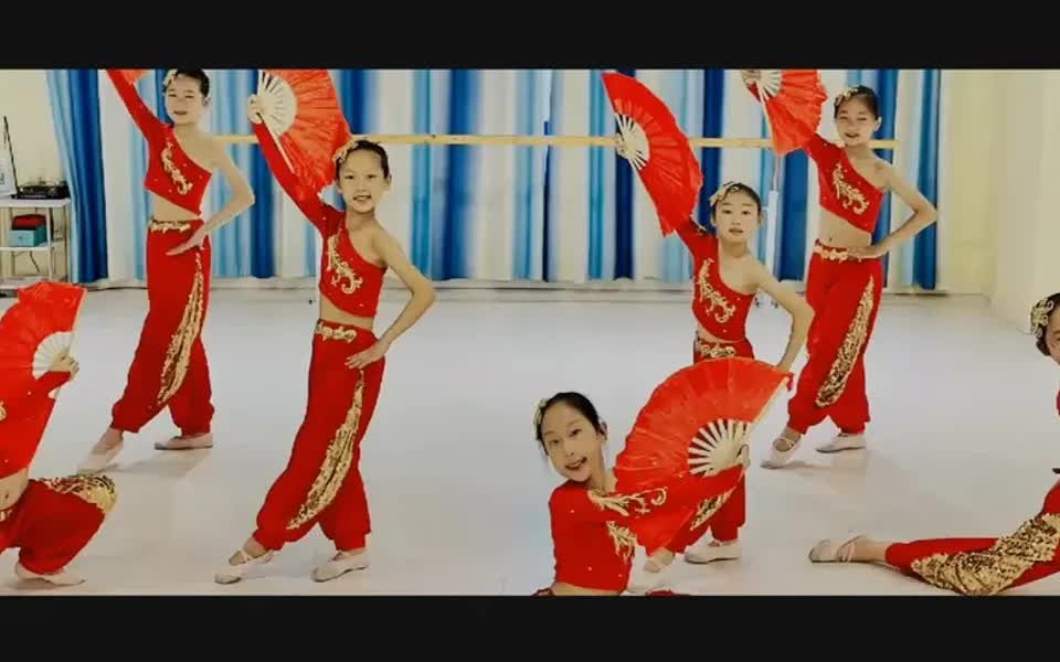 中小学生喜庆中国风元旦古典舞蹈儿童舞蹈《少年志》_哔哩哔哩_bili