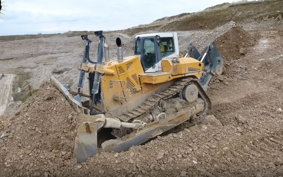 世界最大静液传动推土机 利勃海尔pr776