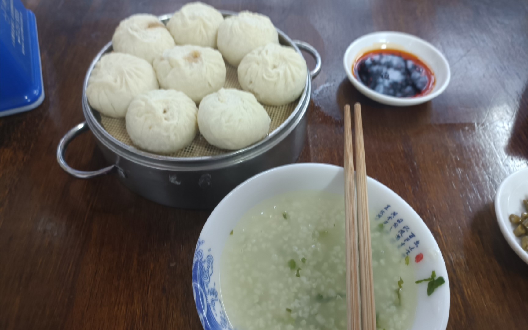 稀饭包子早餐图片真实图片