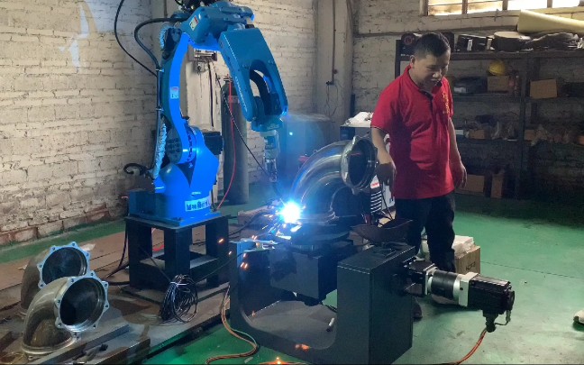 二保焊机器自动焊接不锈钢饮用水管