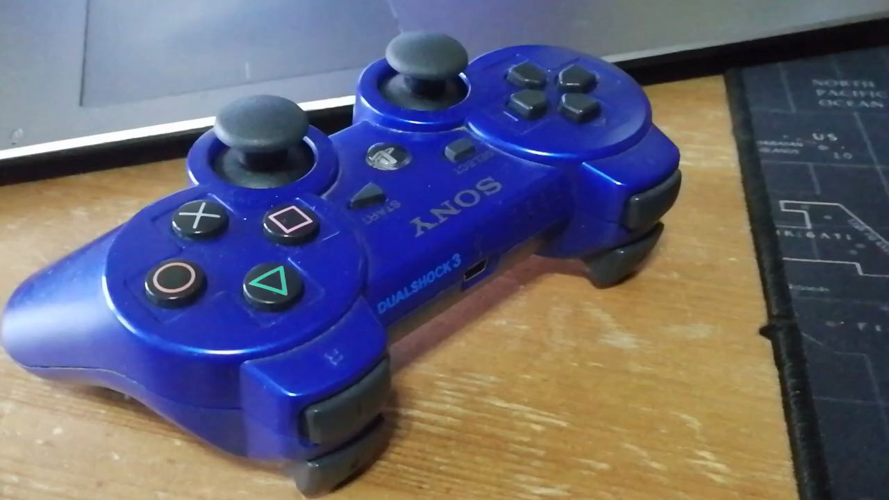 quadruped robot vs simulation. walking around.