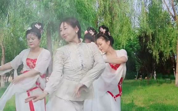 [图]二师兄是不是连夜逃跑了#天宫舞曲舞蹈#业余舞蹈爱好#西游记天宫庆功曲#回顾经典#一起来锻炼