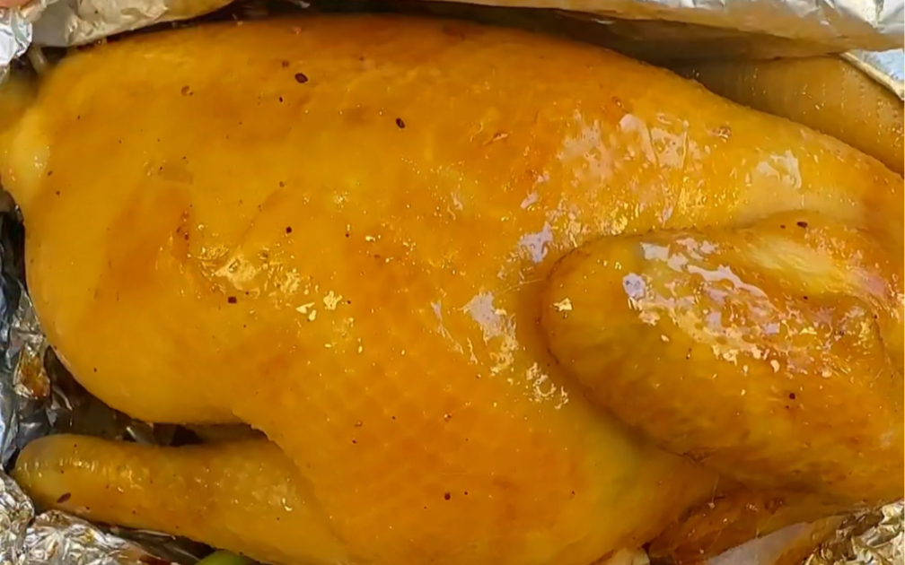 像我这样做的锡纸包鸡隔壁家都能闻到香味,真的太好吃了,一个人就能啃