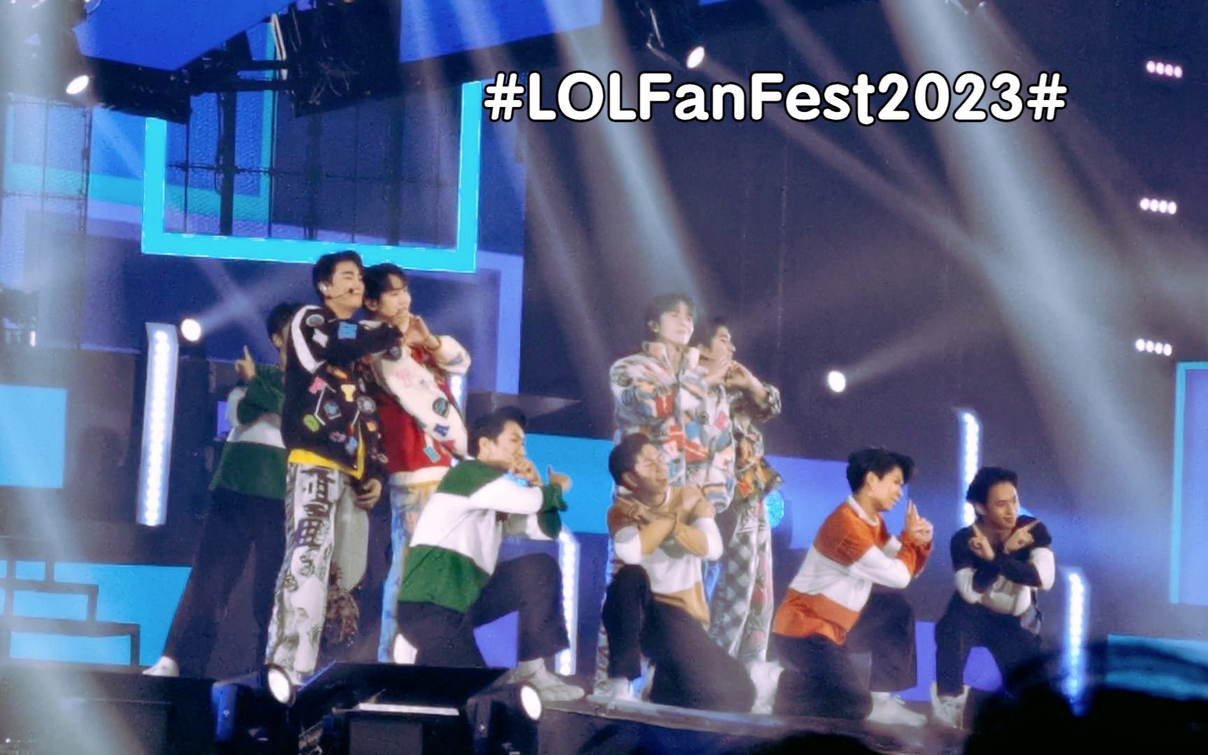 [图]【泰语中字】ช่วยไม่ได้ (Can't Help) - ForceBook, JimmySea #LOLFanFest2023 现场实拍